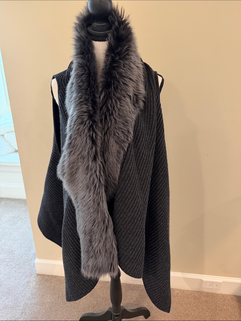 Club Monaco Charcoal Cape with Gray Faux-Fur Trim